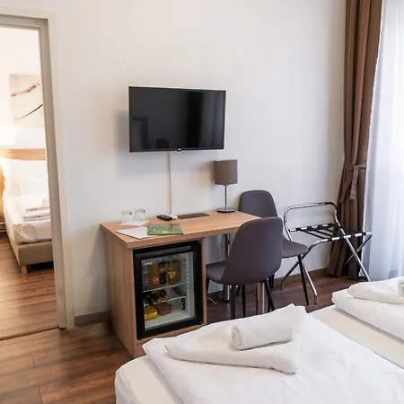 Ozoon Hotel *