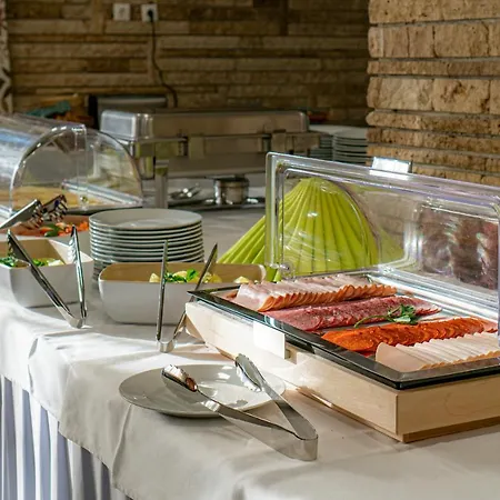 Ozoon Hotel *