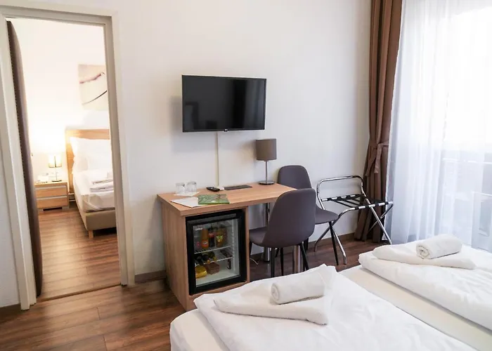 Ozoon Hotel *